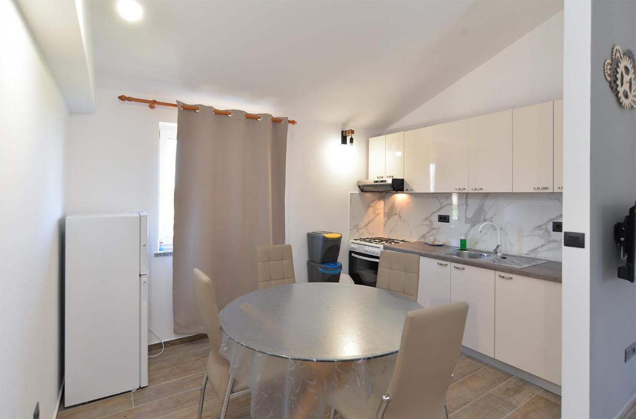 Apartments Elizabeta 1701 Fažana Buitenkant foto