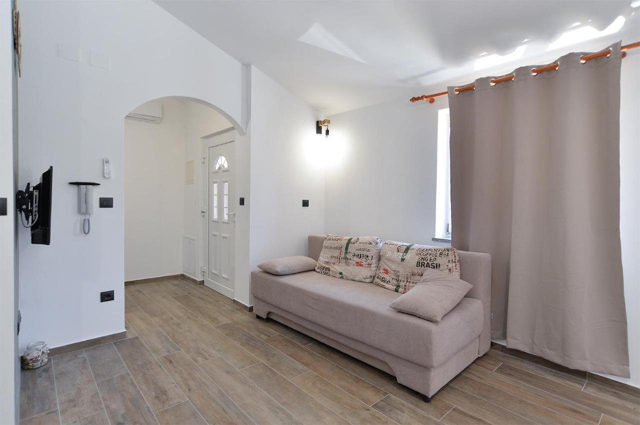 Apartments Elizabeta 1701 Fažana Buitenkant foto