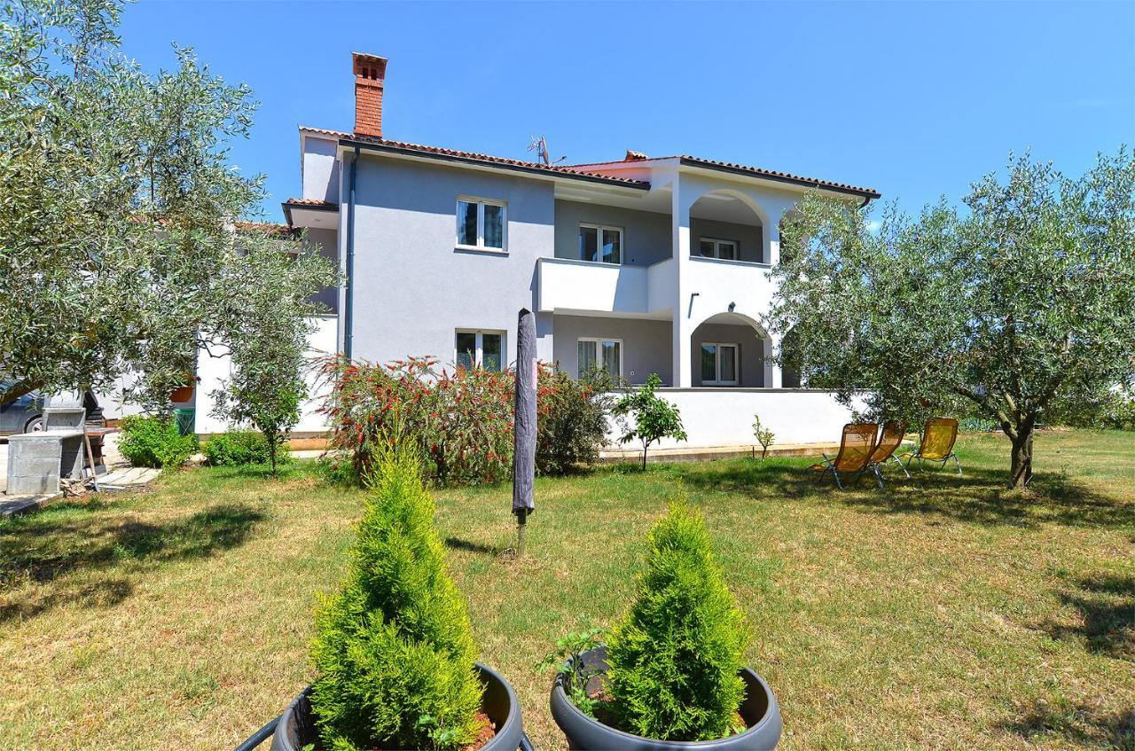 Apartments Elizabeta 1701 Fažana Buitenkant foto