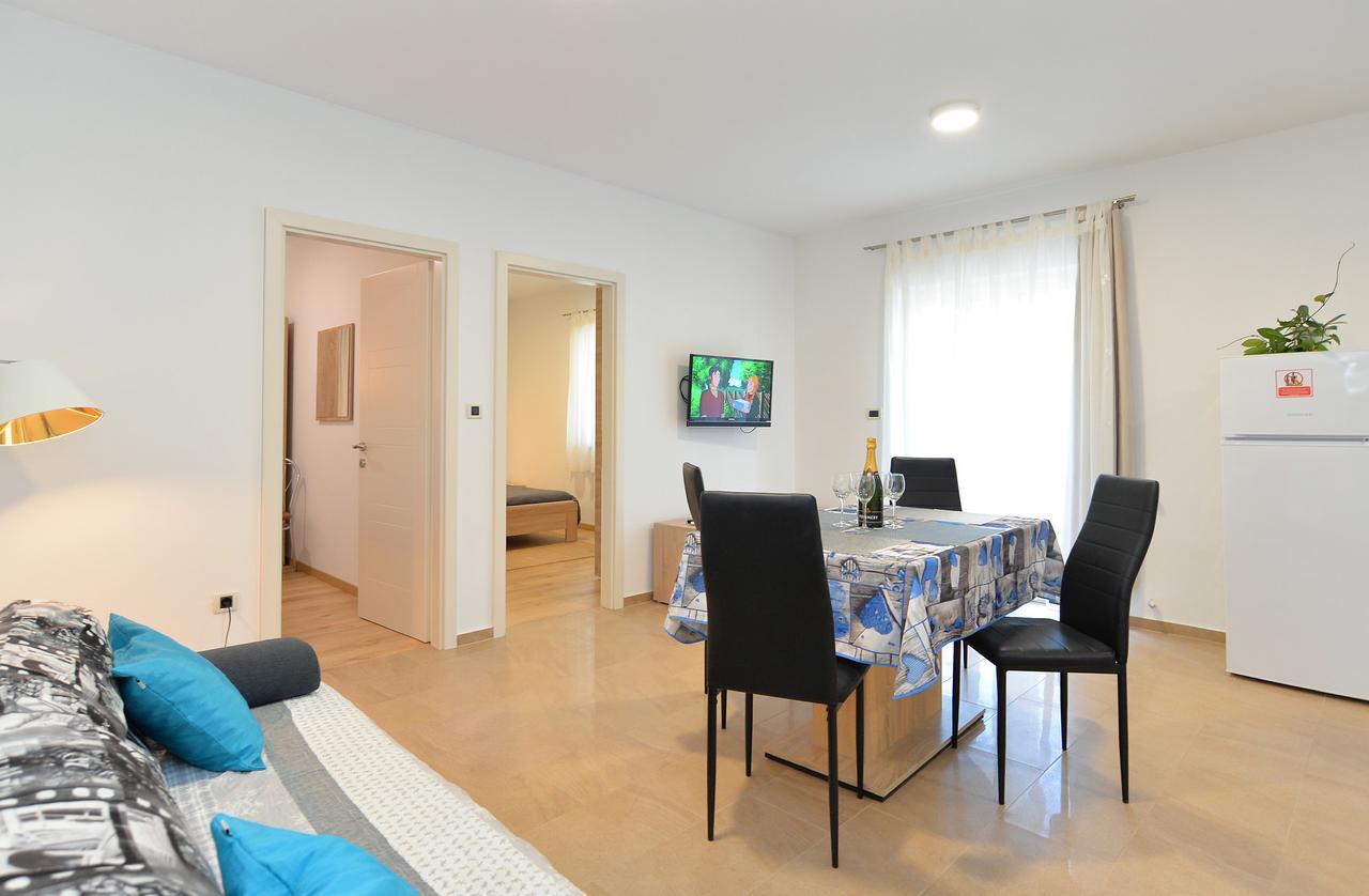 Apartments Elizabeta 1701 Fažana Buitenkant foto