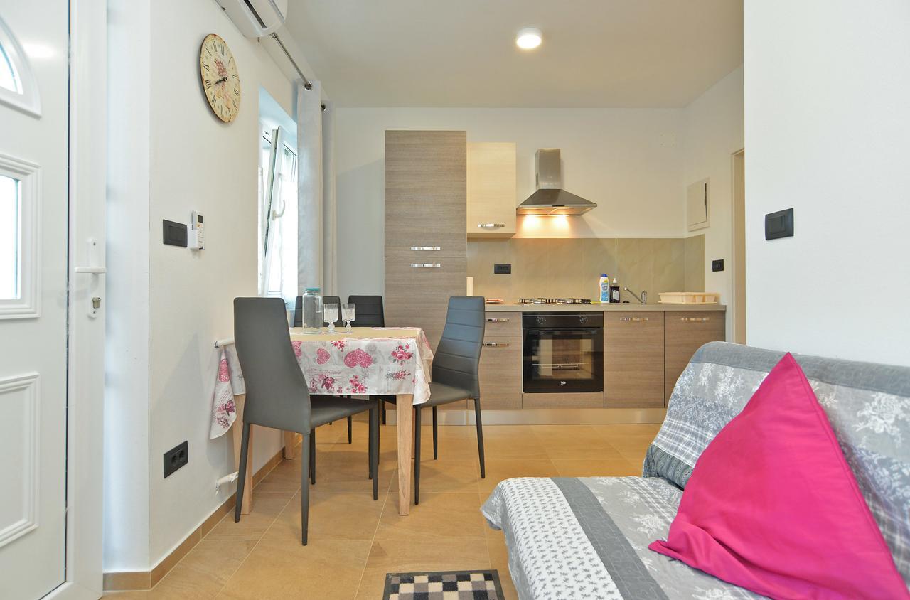 Apartments Elizabeta 1701 Fažana Buitenkant foto