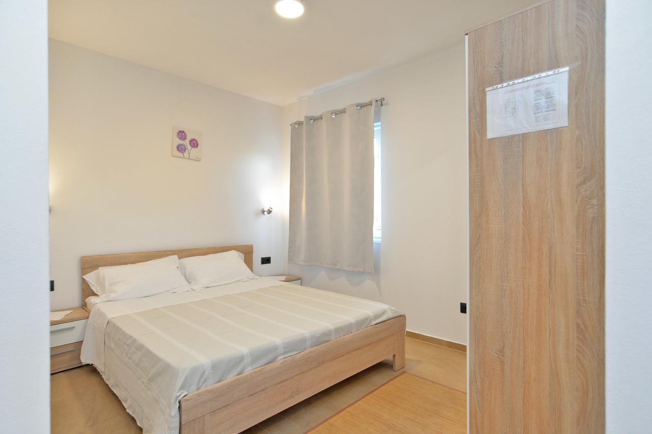 Apartments Elizabeta 1701 Fažana Buitenkant foto